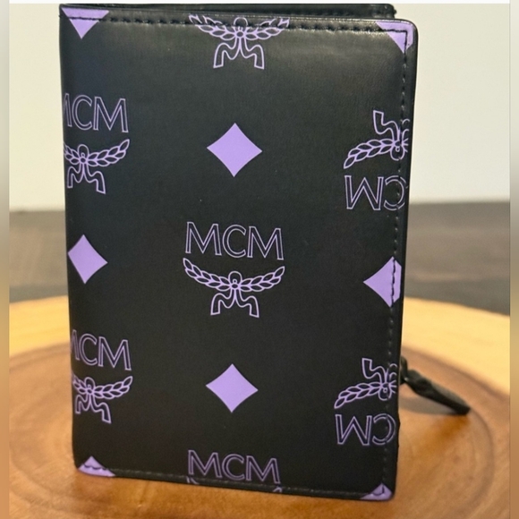 MCM Dahlia